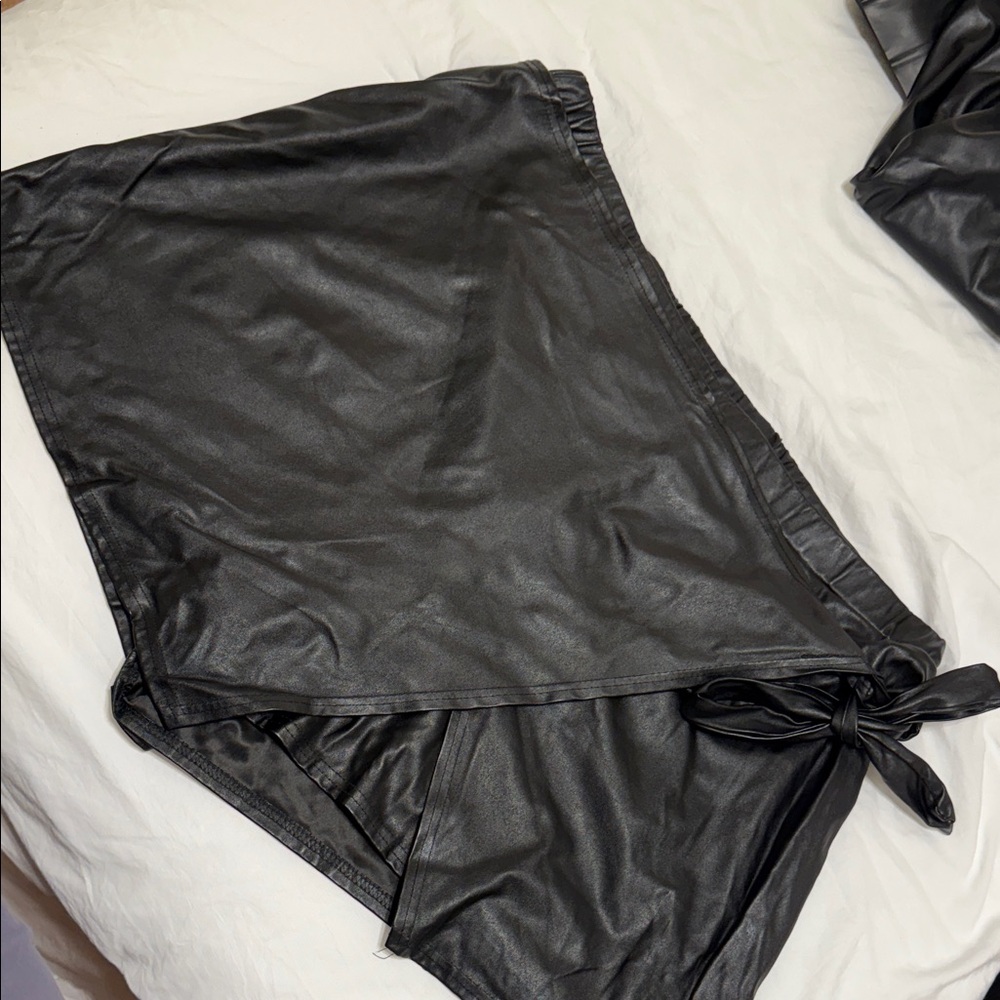 Boohoo Plus Black Wrap Skort